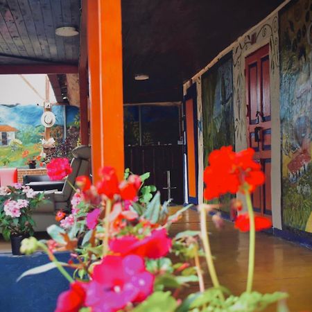 Hostal La Pijarana Salento Exterior photo